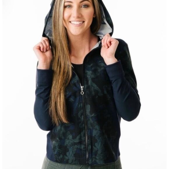 ZYIA ACTIVE | Evening Paradise Mesh Zip Front Floral Camo Hooded Jacket Sz. XS - Picture 1 of 4